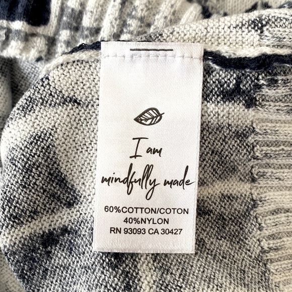 Lightweight pullover sweater in Indigo and cream by Nic+Zoe - Picture 4 of 7